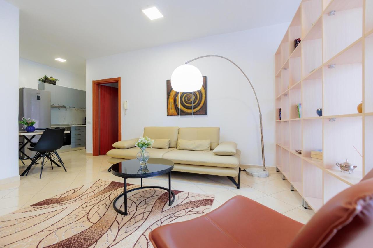 Tirana Center Apartment 12 Buitenkant foto