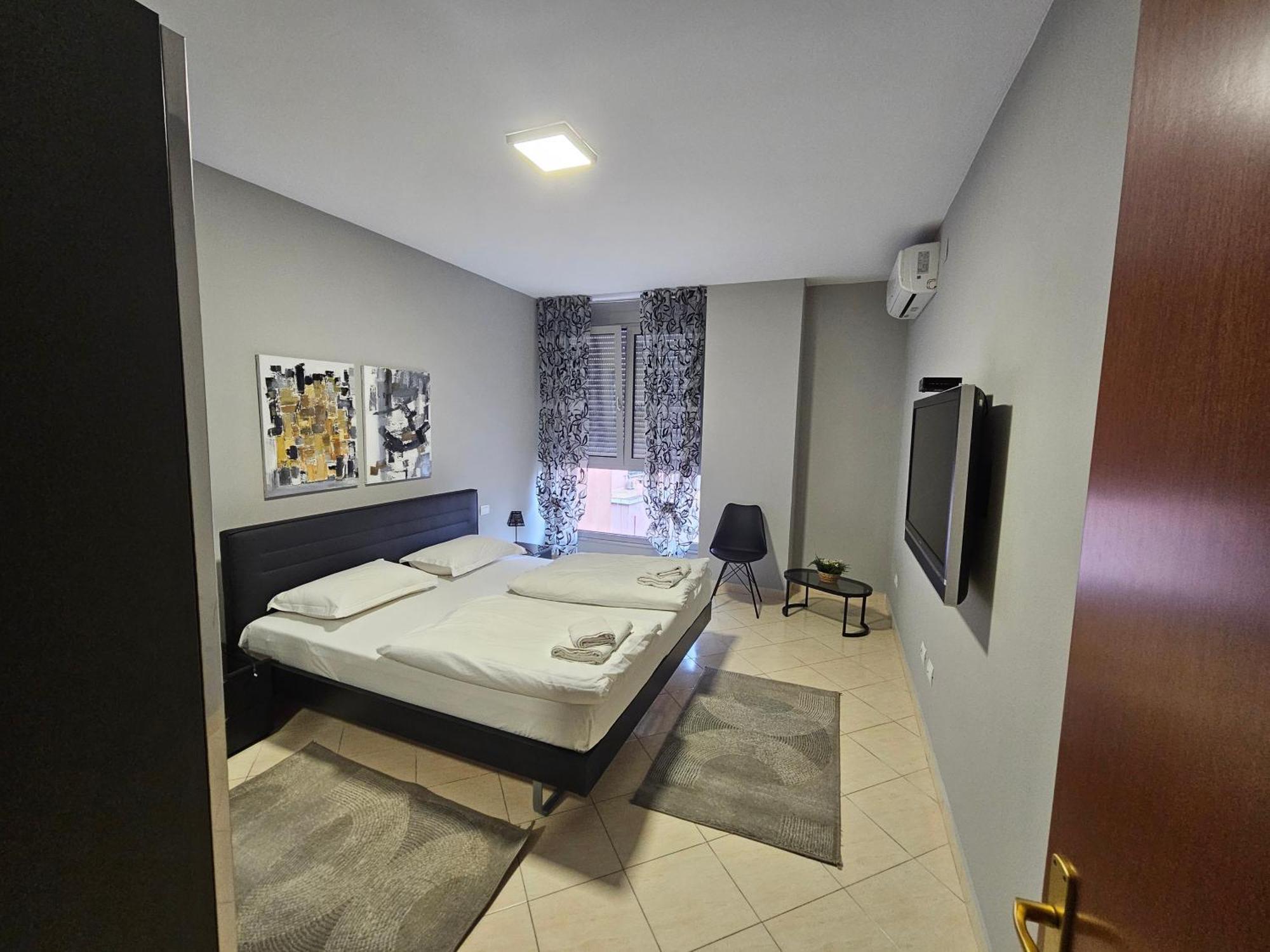 Tirana Center Apartment 12 Buitenkant foto